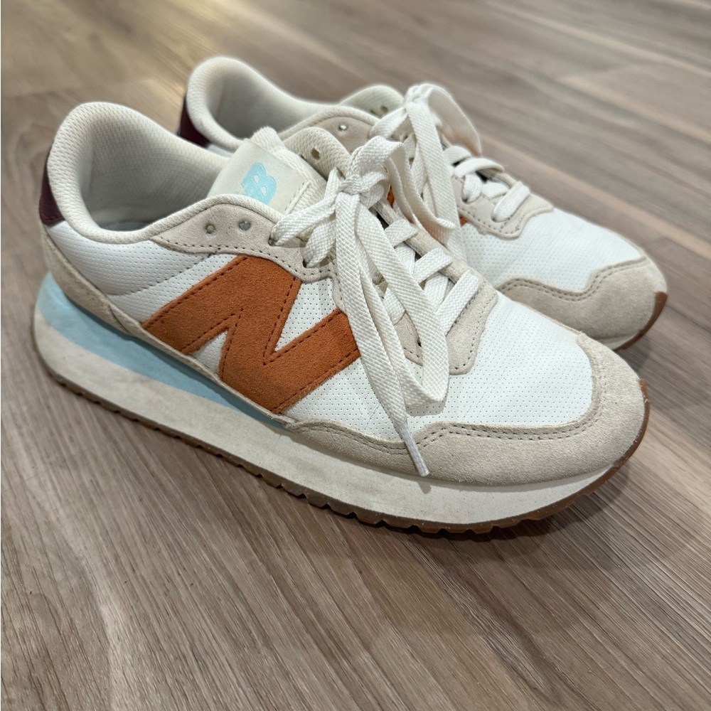 Women’s New Balance 237s
